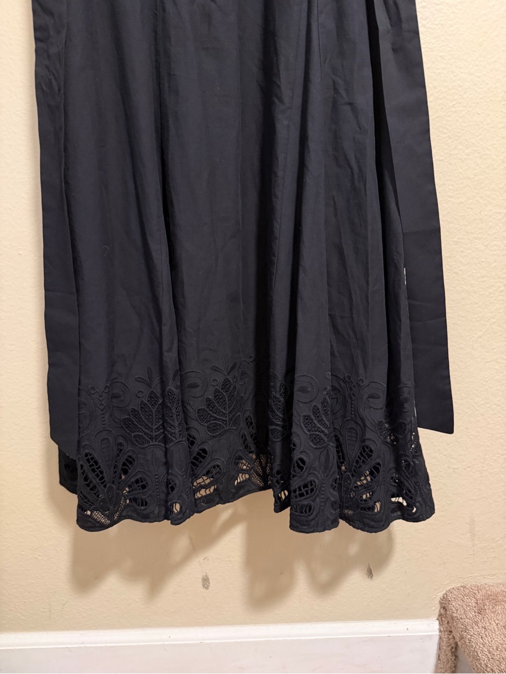 Zara Black Short-Sleeve Button-Front Maxi Dress with Eyelet Hem - Picture 4 of 7